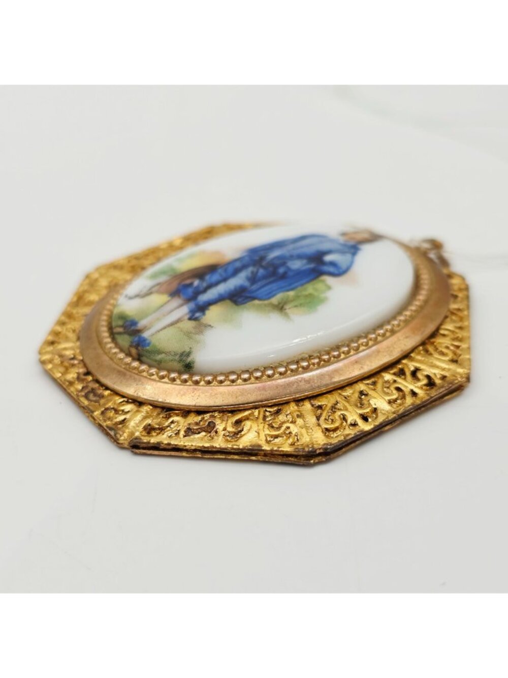 Vintage Gold-Tone Frame Pendant With Blue Boy Porcelain Cameo Oval Design 2" - Picture 4 of 6